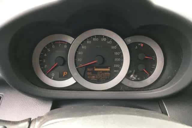 Toyota RAV4 (2011) thumbnail 6