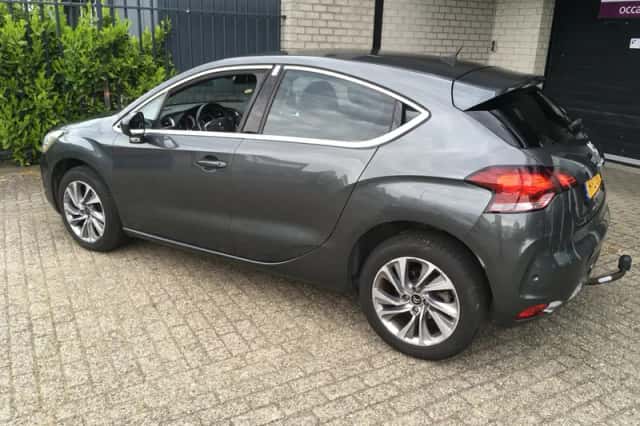 Citroën DS4 (2015) thumbnail 2