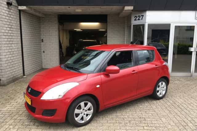 Suzuki Swift (2012) thumbnail 1