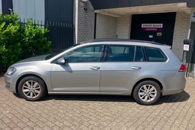 Volkswagen Golf (2014) thumbnail 3