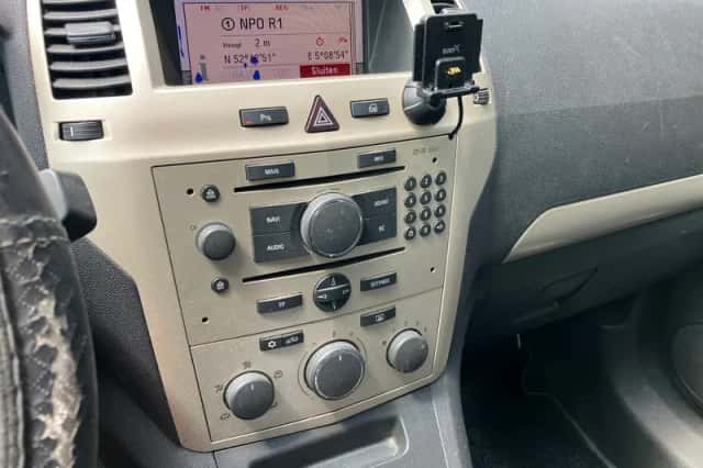 Opel Zafira (2008) thumbnail 4