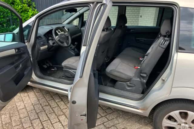 Opel Zafira (2008) thumbnail 5