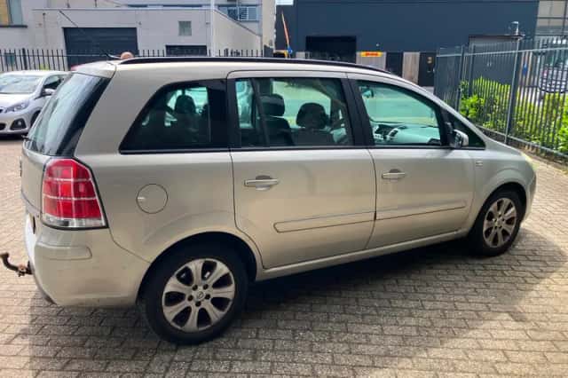 Opel Zafira (2008) thumbnail 6