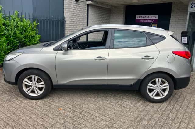 Hyundai ix35 (2010) thumbnail 2