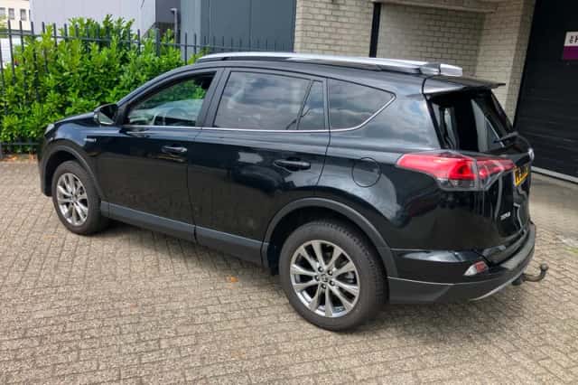 Toyota RAV4 (2016) thumbnail 4