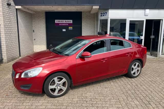 Volvo S60 (2012) thumbnail 1