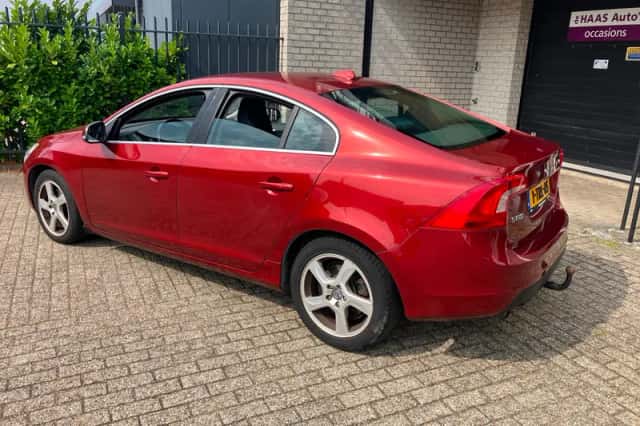 Volvo S60 (2012) thumbnail 5
