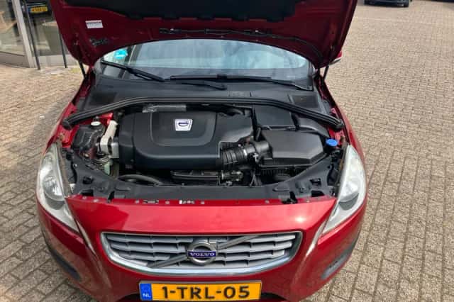 Volvo S60 (2012) thumbnail 6