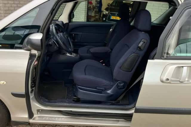 Peugeot 1007 (2006) thumbnail 6