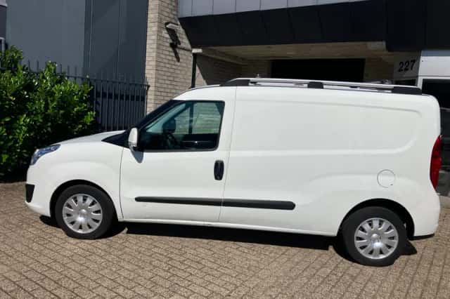 Opel Combo (2015) thumbnail 2