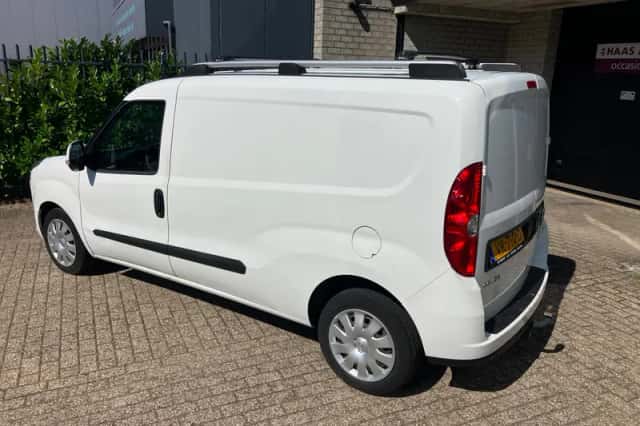 Opel Combo (2015) thumbnail 4