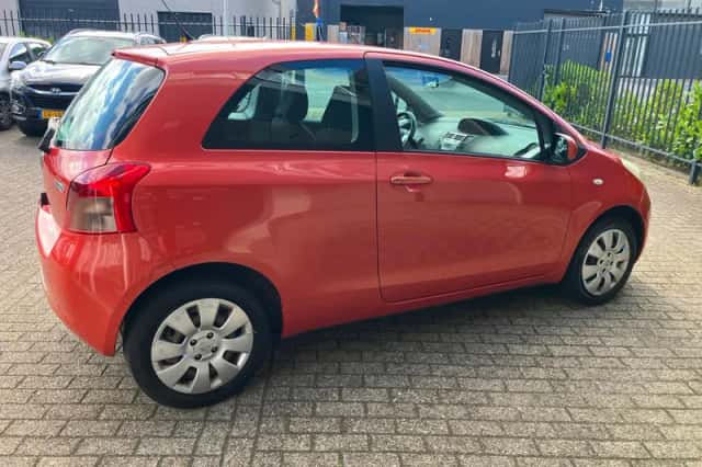 Toyota Yaris (2007) thumbnail 3
