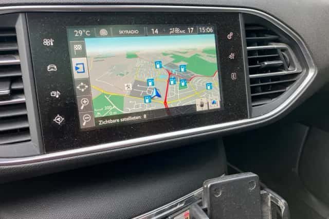 Peugeot 308 (2016) thumbnail 5