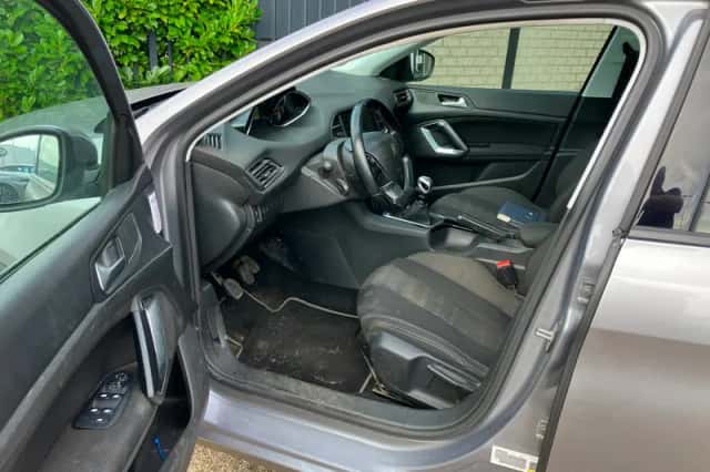 Peugeot 308 (2016) thumbnail 6