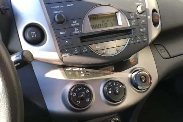 Toyota RAV4 (2006) thumbnail 5
