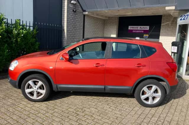 Nissan Qashqai (2009) thumbnail 2