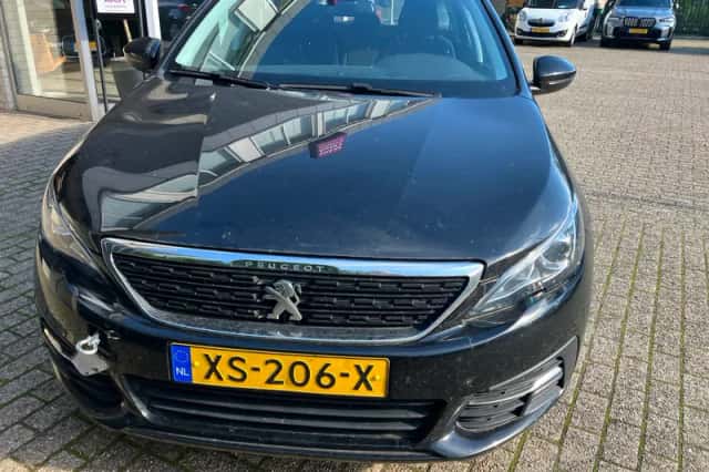 Peugeot 308 (2019) thumbnail 4