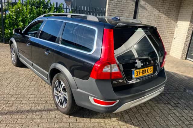 Volvo XC70 (2011) thumbnail 2