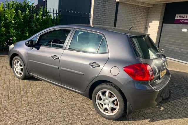 Toyota Auris (2007) thumbnail 6