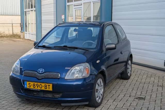 Toyota Yaris (2000) thumbnail 1
