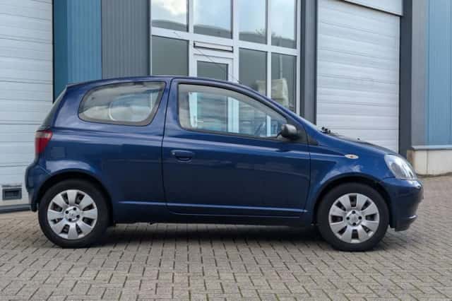 Toyota Yaris (2000) thumbnail 3