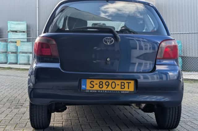 Toyota Yaris (2000) thumbnail 5