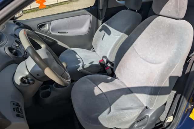 Toyota Yaris (2000) thumbnail 6