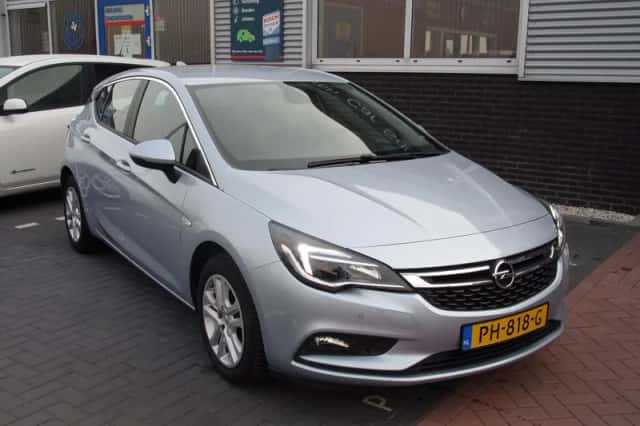 Opel Astra (2017) thumbnail 1