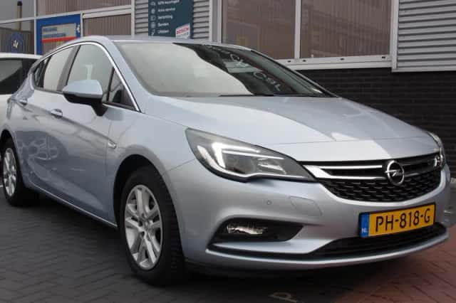 Opel Astra (2017) thumbnail 2