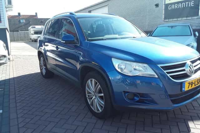 Volkswagen Tiguan (2008) thumbnail 3