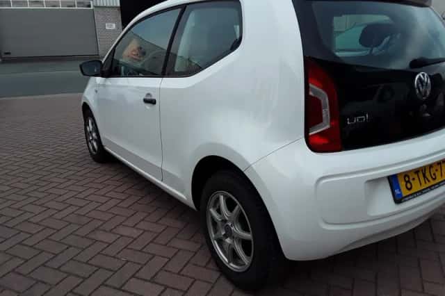 Volkswagen Up! (2012) thumbnail 5