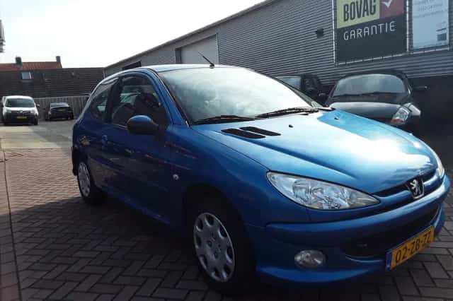 Peugeot 206 (2008) thumbnail 3