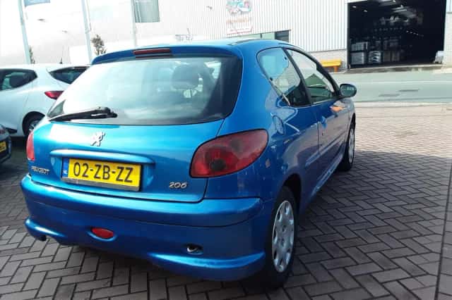 Peugeot 206 (2008) thumbnail 5