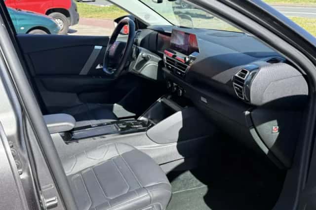 Citroën C4 (2023) thumbnail 4