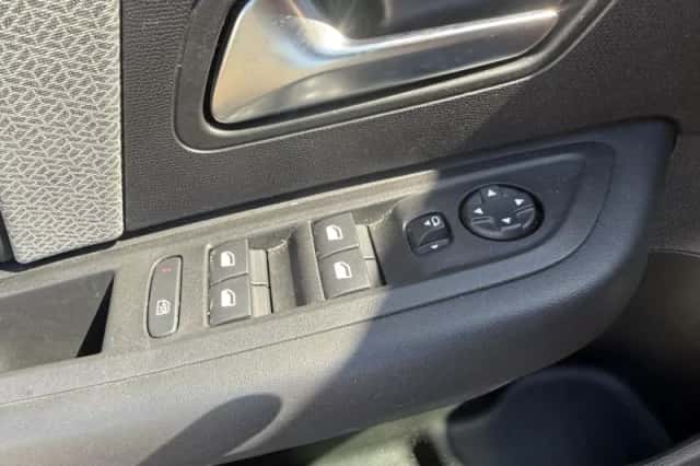 Citroën C4 (2023) thumbnail 6
