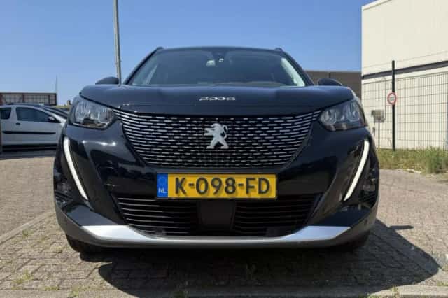 Peugeot 2008 (2020) thumbnail 3