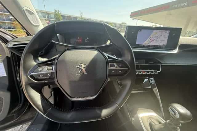 Peugeot 2008 (2020) thumbnail 4