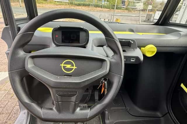 Opel Rocks-e (2023) thumbnail 4