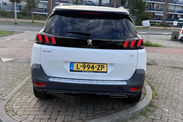 Peugeot 5008 (2021) thumbnail 4