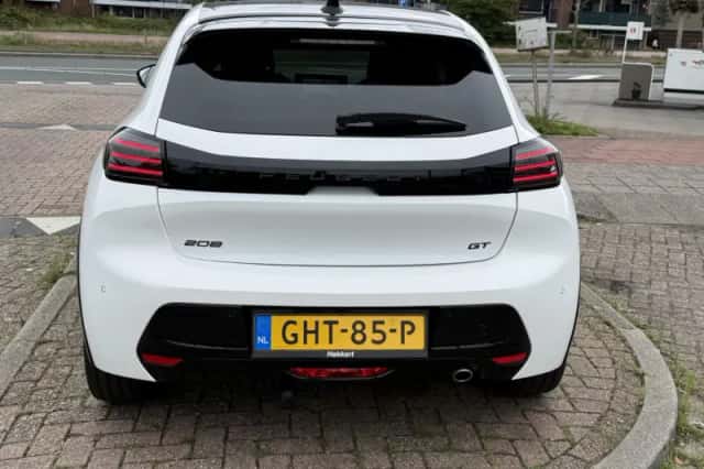 Peugeot 208 (2024) thumbnail 3