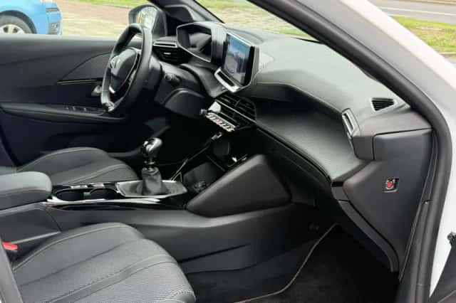 Peugeot 208 (2024) thumbnail 5