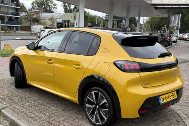 Peugeot 208 (2021) thumbnail 2