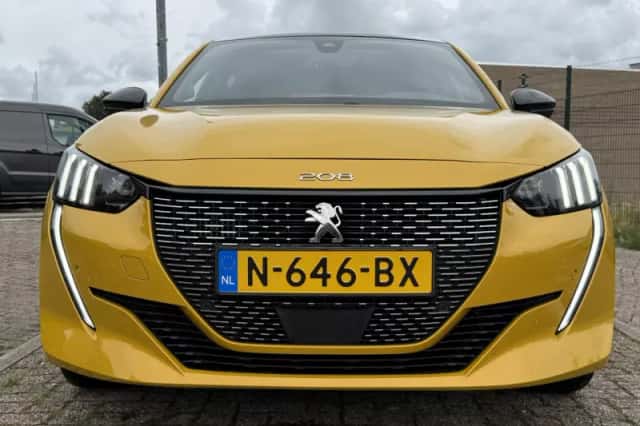 Peugeot 208 (2021) thumbnail 3