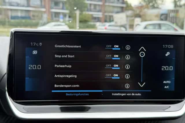 Peugeot 208 (2021) thumbnail 5