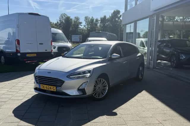 Ford Focus (2018) thumbnail 2