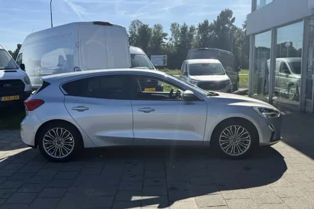 Ford Focus (2018) thumbnail 6