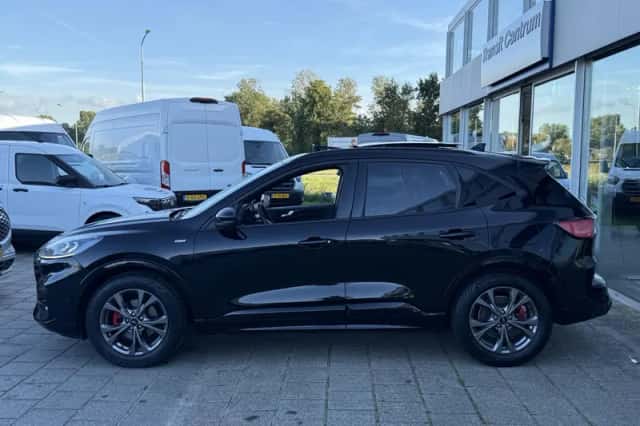 Ford Kuga (2021) thumbnail 3