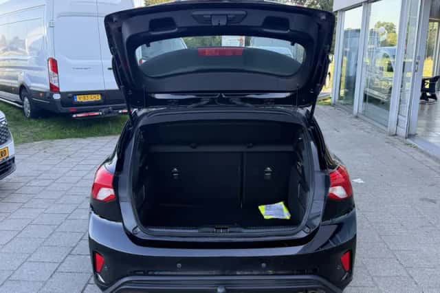 Ford Focus (2020) thumbnail 5