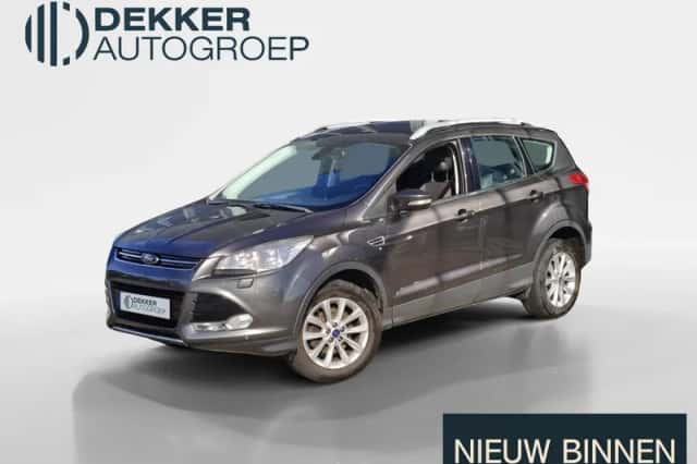 Ford Kuga (2015) thumbnail 1