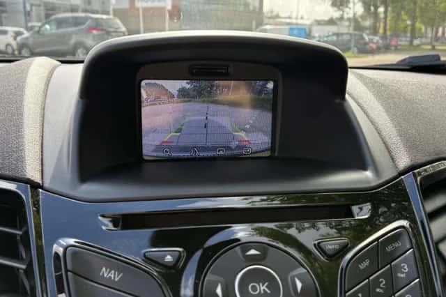 Ford Fiesta (2016) thumbnail 2